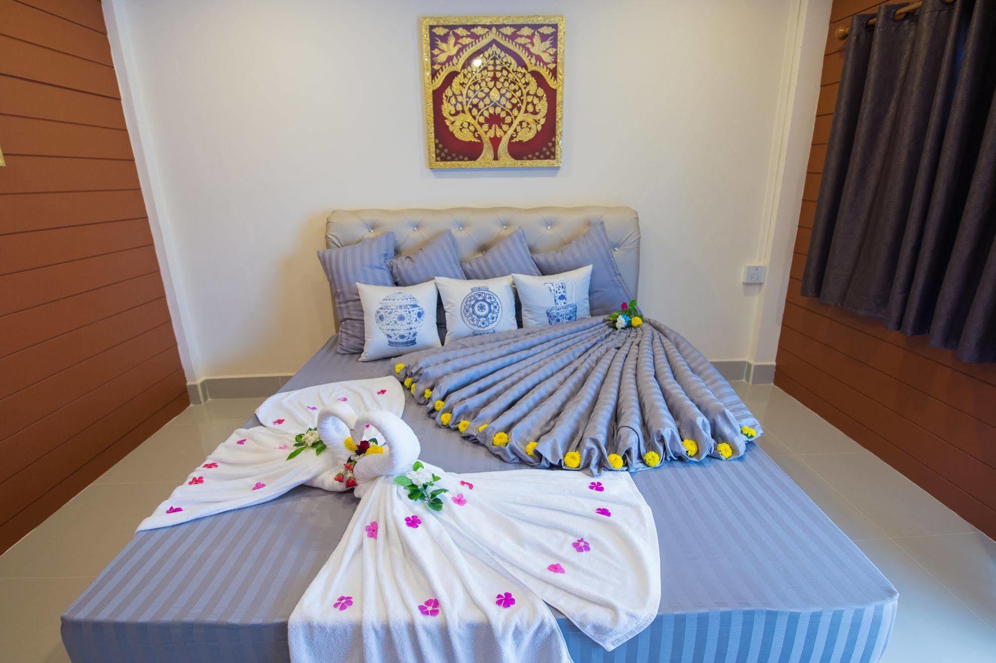 Sri Siam Resort Kanchanaburi Extérieur photo