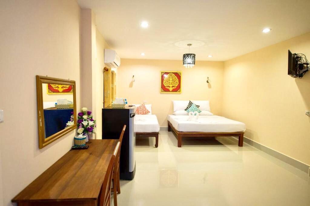 Sri Siam Resort Kanchanaburi Extérieur photo